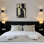Spacious Saint-Germain-des-Prés flat with lift