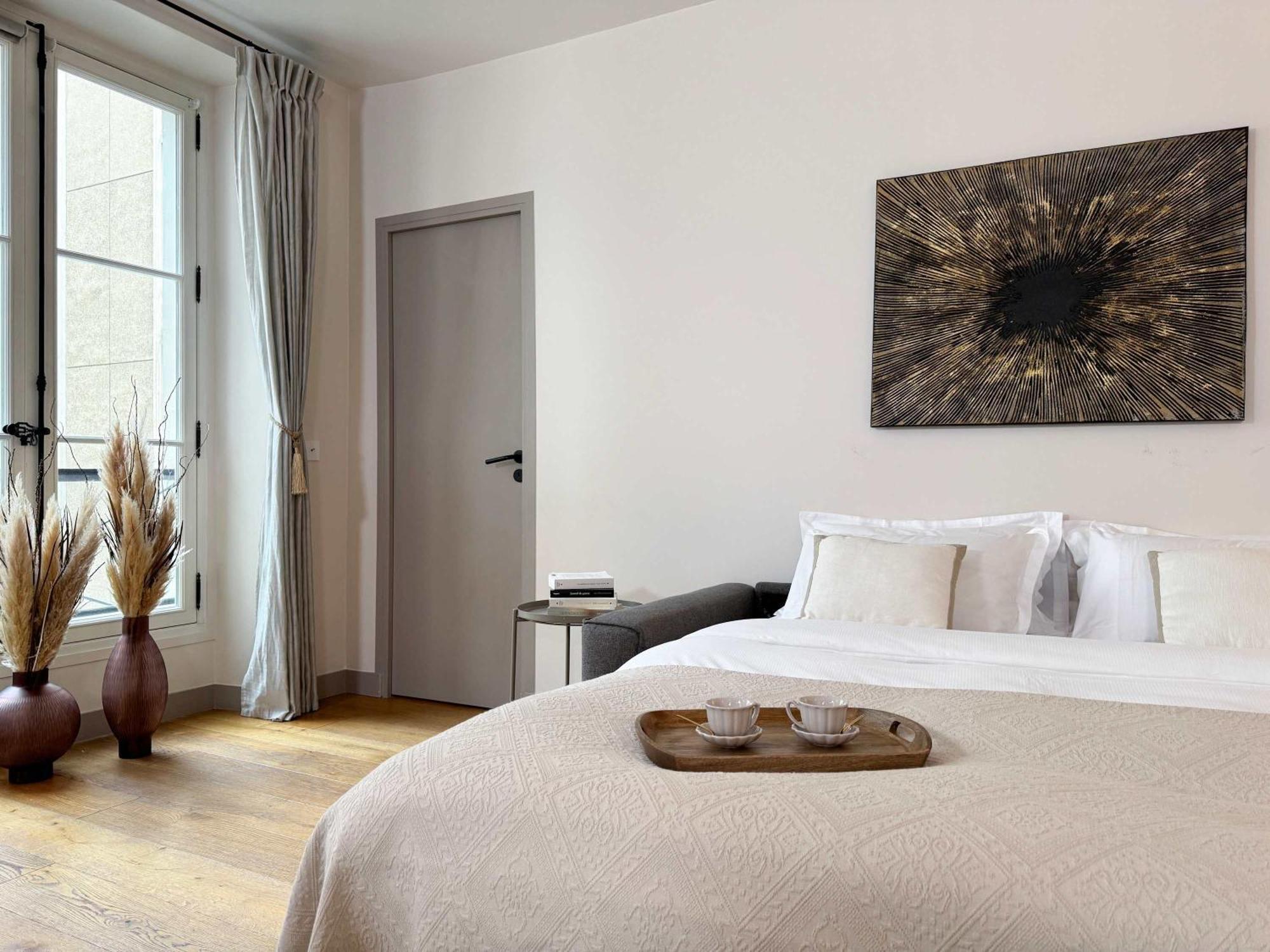 Luxembourg Garden Family Flat Delight *
